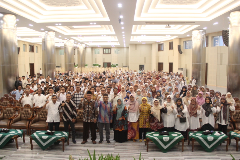 BPH UNISA Yogyakarta Sajikan Silaturahim Penuh Syukur Bersama Karyawan