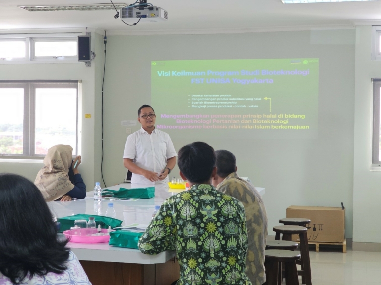 Workshop EduBioLab Memperkenalkan Bioteknologi dan Pembuatan Sunscreen Kepada Guru SMA