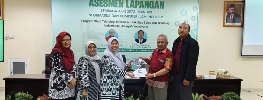 Program studi teknologi informasi unisa yogyakarta menjalani asesmen lapangan dari laminfokom