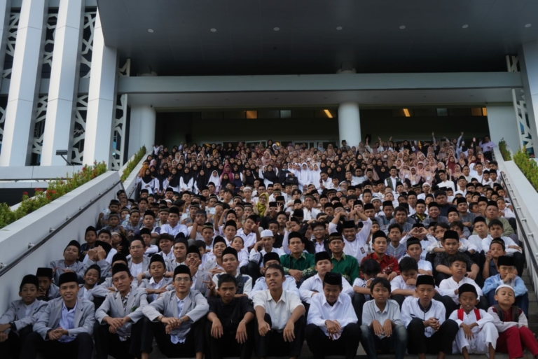 UNISA Yogyakarta Buka Bersama 1000 Anak Panti Asuhan