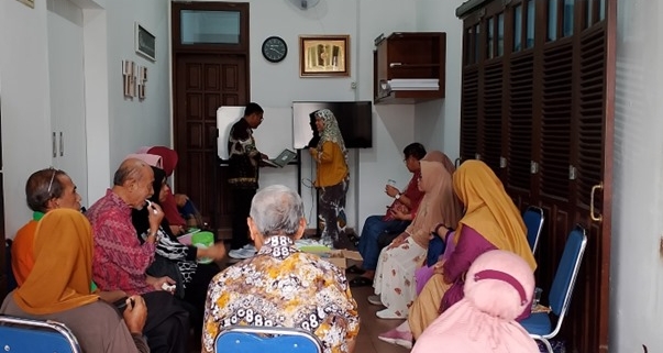 Sosialisasi stroke pada lansia 2