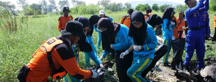 Bersih pantai 3