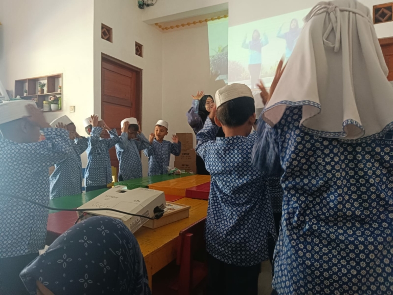 Cara UNISA Kenalkan Kosakata Bahasa Inggris Untuk Anak Usia Dini dengan Gerak dan Lagu