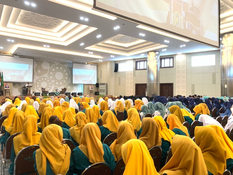 Hadirkan Staf Khusus Menteri, FIKes UNISA Yogyakarta Adakan Stadium Generale