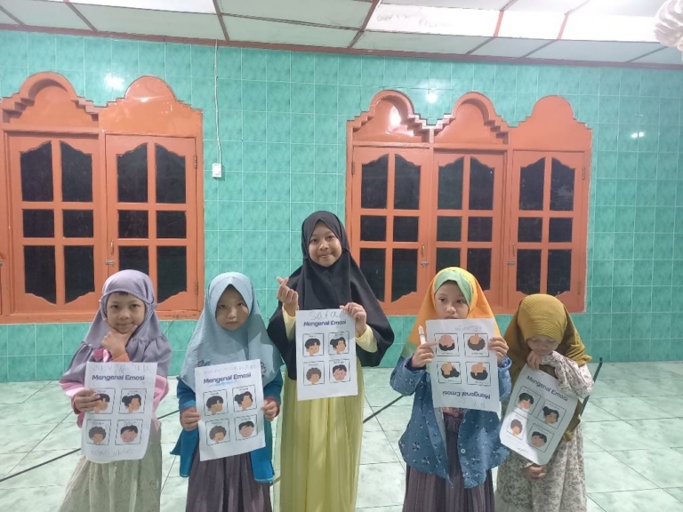 Psikoedukasi Pengenalan dan Regulasi Emosi Pada Anak di Panti Asuhan