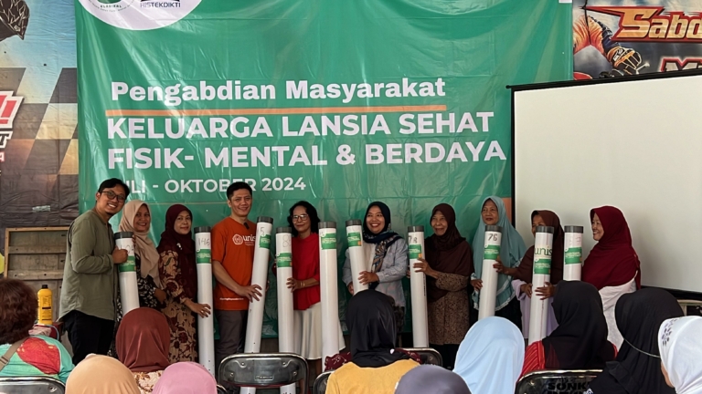 Pengelolaan Sampah Organik Oleh Lansia
