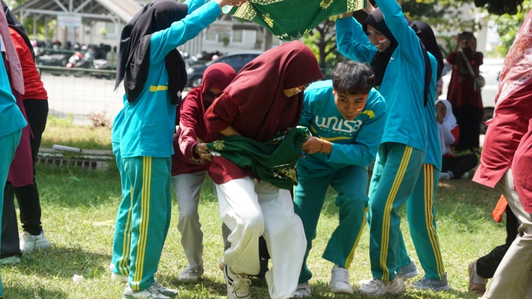Semarak Kemerdekaan di UNISA: Ragam Lomba dan Posbindu Jalin Keakraban Pegawai
