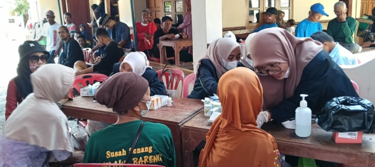 Mengatasi Masalah Hipertensi: Warga Dukuh Jagulan Klaten Jalani Jalan Sehat