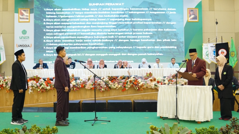 Sumpah Profesi untuk 538 Lulusan UNISA Yogyakarta