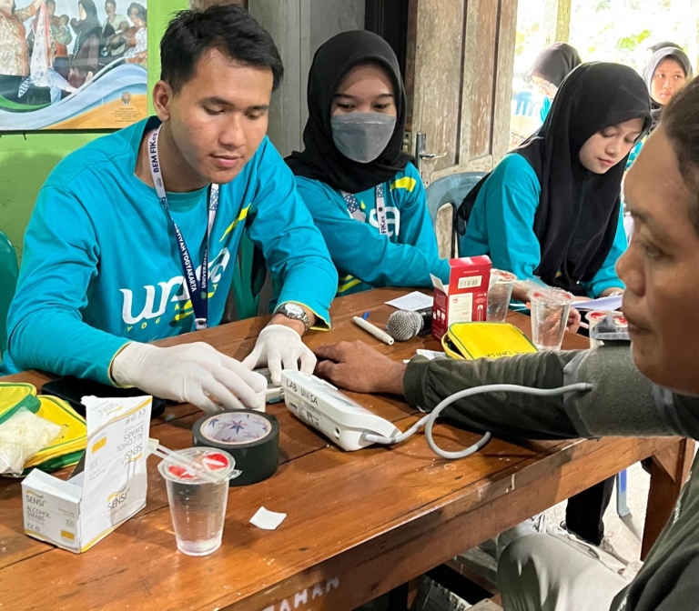 BEM KM UNISA Gelar Pemeriksaan Kesehatan Gratis di Dusun Rajek Wetan, Tingkatkan Kesadaran Kesehatan Masyarakat