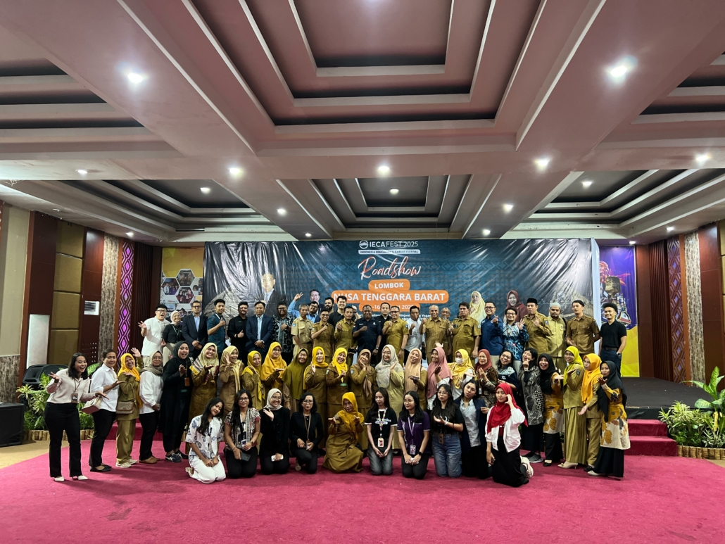 Tawarkan Beasiswa 