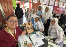 Tawarkan Beasiswa