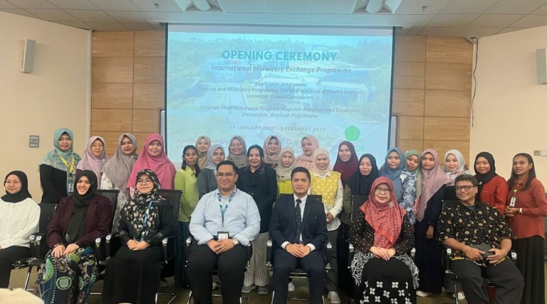 International Practice Project: Mahasiswa Unisa Yogyakarta Kunjungi Universitas dan Tempat Pelayanan Kesehatan di Brunei Darussalam
