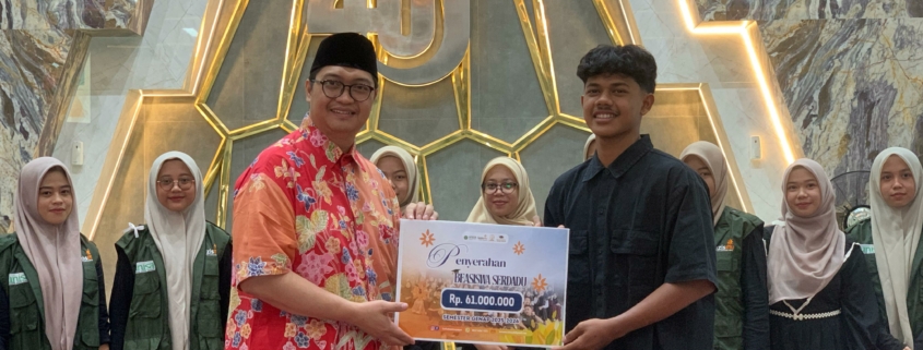 Salurkan beasiswa