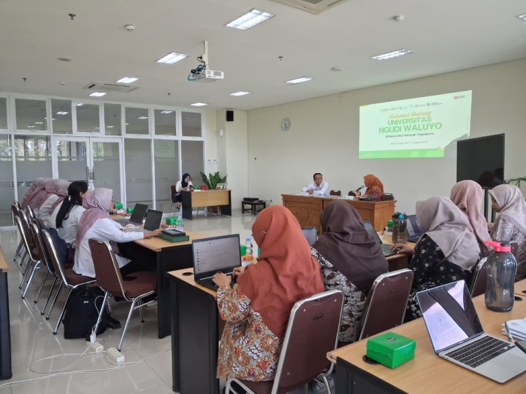 Unisa Yogyakarta dan UNW Kembangkan Prodi Kebidanan