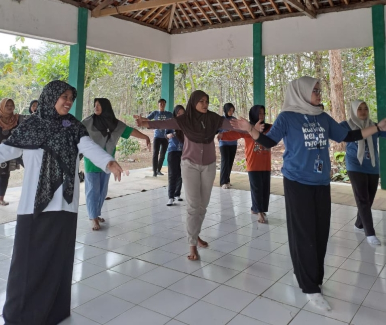 Bangkitkan Senam Lansia di Gunungkidul, KKN UNISA Yogyakarta Jadi Agen Perubahan
