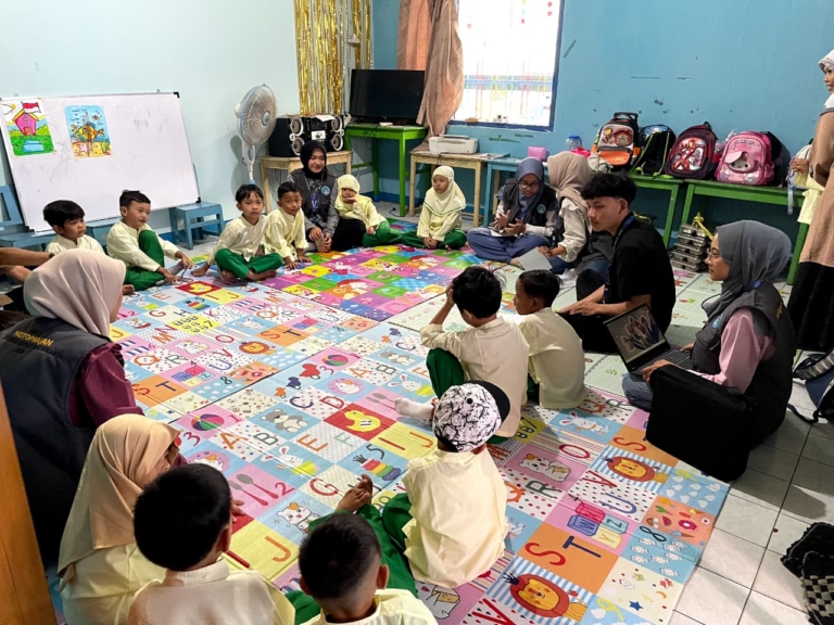 Mahasiswa UNISA Yogyakarta Ajak Anak TK Belajar Cuci Tangan Pakai Lagu