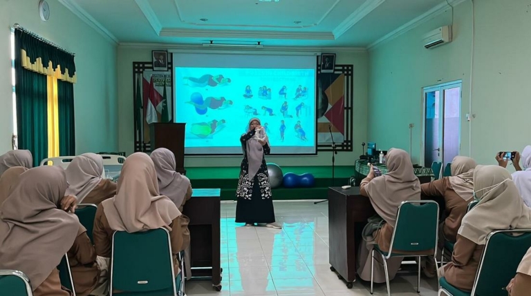 Dosen UNISA Yogyakarta ‘Upgrade’ Skill Bidan di Muntilan, Terapkan Standar WHO