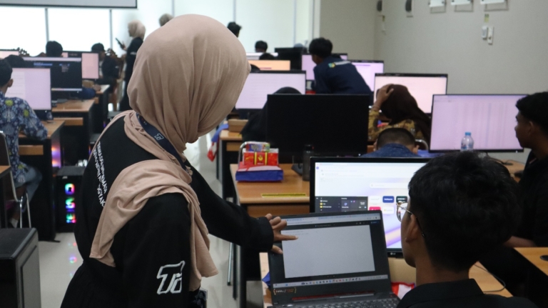 Puluhan Siswa SMA Yogyakarta Diasah Ilmu Hacking dan Cracking di UNISA