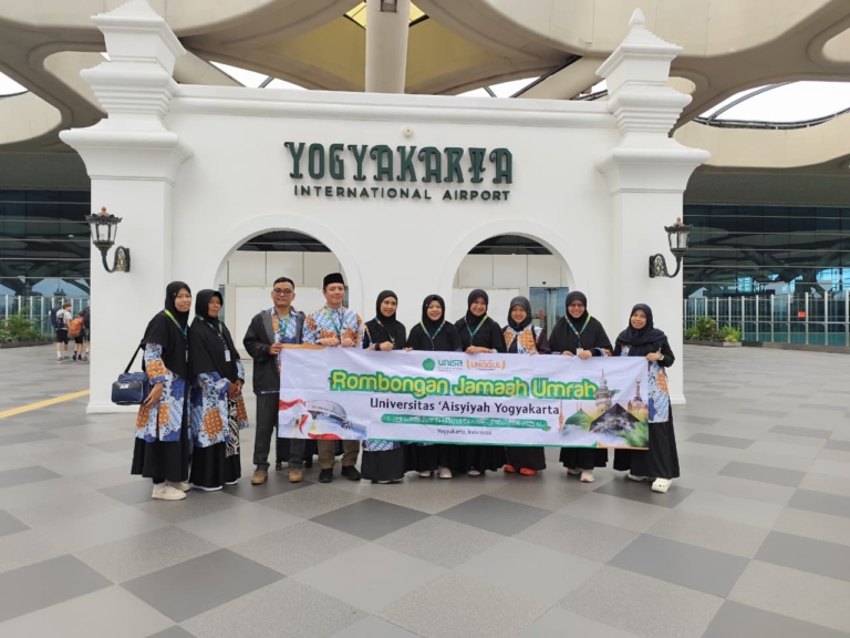 15 Tahun Setia Mengabdi, 9 Pegawai UNISA Yogyakarta Diberangkatkan Umroh