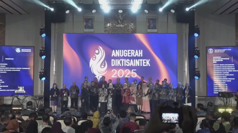 UNISA Yogyakarta Raih Anugerah Pendidikan Tinggi 2025 Kategori Data dan Informasi serta Terbaik Karya Inovasi Laboran