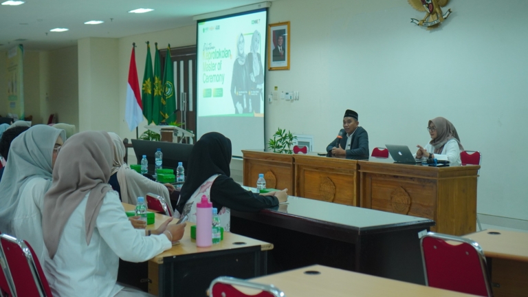 Mempersiapkan Lulusan Serbabisa, UNISA Yogyakarta Gembleng Mahasiswa Lewat Pelatihan MC dan Protokoler