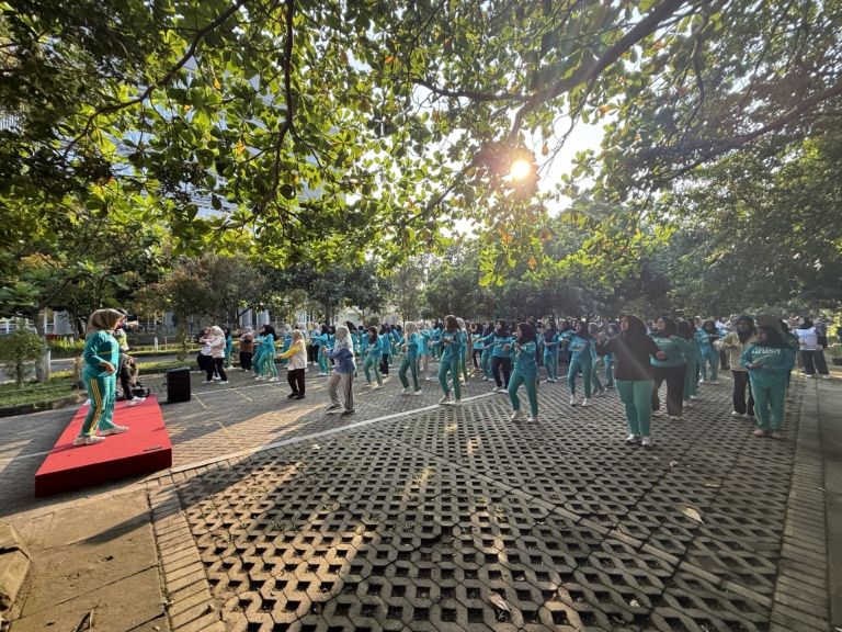 SAE UNISA Yogyakarta Gaungkan Kampanye Green Campus Lewat Gerakan “Buat Kantong Belanjamu Sendiri”