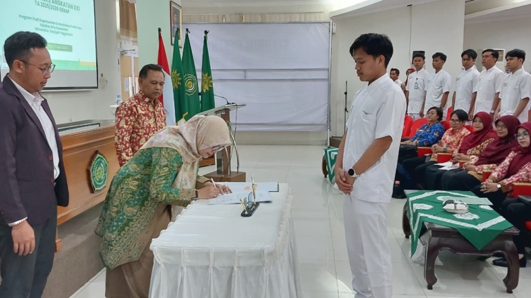 UNISA Yogyakarta Kukuhkan Komitmen Moral Melalui Janji Pra Ners