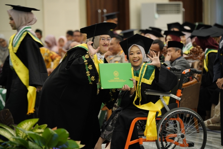 Wisuda UNISA Yogyakarta Hadirkan Kampanye “Kartini Masa Kini”, Suara Hati Lulusan Menggema
