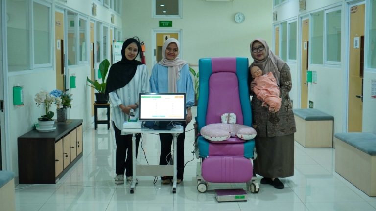 Unisa Yogyakarta Kembangkan KORSIMU, Kursi Menyusui dengan Pijatan Oksitosin dan Sensor Kesehatan